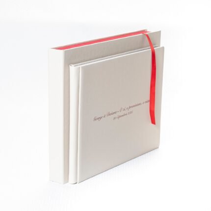Album digital eco piele cu personalizare UV 4 Album digital din eco piele crem cu personalizare UV și panglică roșie, cutie cadou