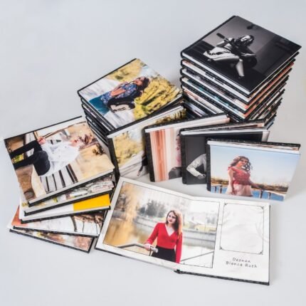 Álbum escolar 20×20 cm tipo fotolibro para fin de curso, secundaria, con portada fotográfica laminada